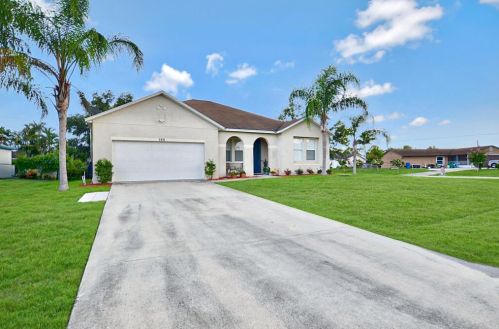 388 Placid Ave, Fort Pierce, FL 34983-1191
