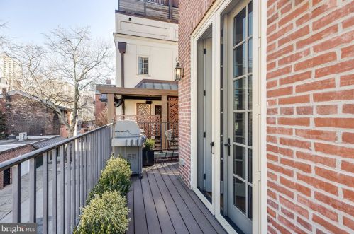 2101 Delancey St, Philadelphia PA 19103-6408 exterior