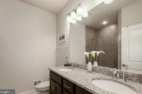 917 King Farm Blvd, Rockville MD 20850-6610 exterior