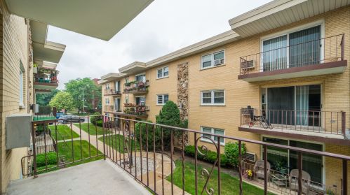 4827 Central Ave, Chicago, IL 60630-3255