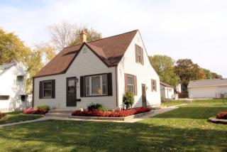 3832 51st St, Milwaukee, WI 53220-2022