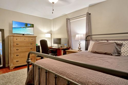 1123 Kendall Ave, Milwaukee WI 53209-4502 exterior