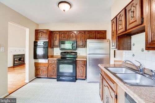 4301 Laurel Rd, Alexandria VA 22309-2520 exterior