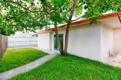 3213 Cherry St, Tampa FL  33607-3115 exterior