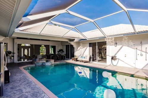 5555 Cynthia Ln, Naples FL 34112-5454 exterior