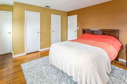 722 Eagle Dr, Valley Stream NY  11581-3540 exterior