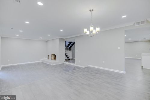 8901 Linton Ln, Alexandria VA 22308-2438 exterior