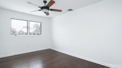 110 John St, Clark NJ 07066-1828 exterior