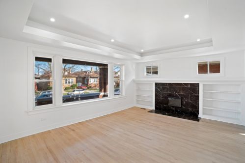 7542 Cregier Ave, Chicago, IL 60649-3912