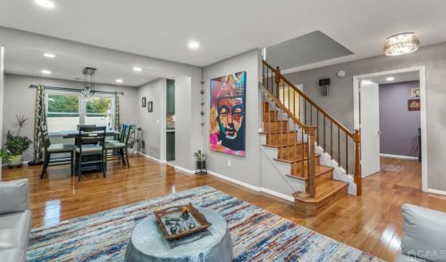 2 Thatcher Ct, Edison NJ  08820-2948 exterior