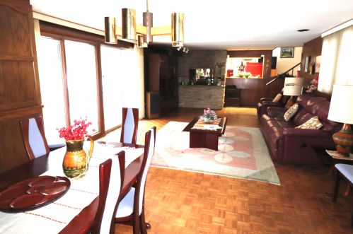 9235 Thrush Ln, Milwaukee WI 53217-1376 exterior