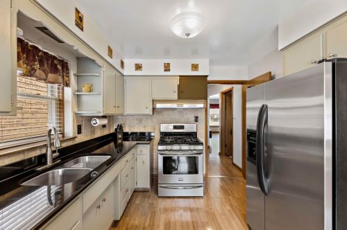 4333 Meade Ave, Chicago IL 60634-1520 exterior