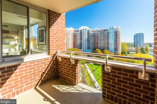 5809 Nicholson Ln, Rockville MD  20852-5740 exterior