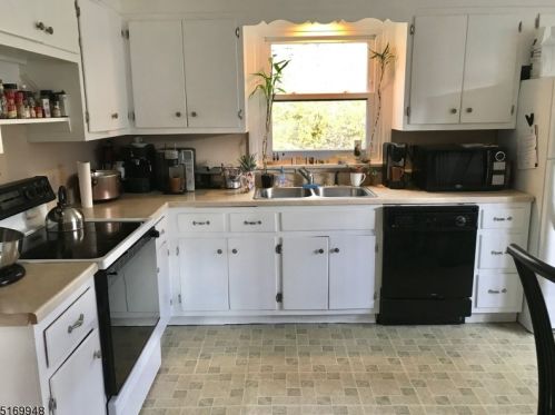 154 Kinnelon Rd, Kinnelon NJ  07405-2336 exterior