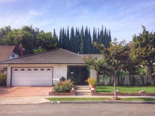 1912 Royal Oak Rd, Tustin CA  92780-6670 exterior