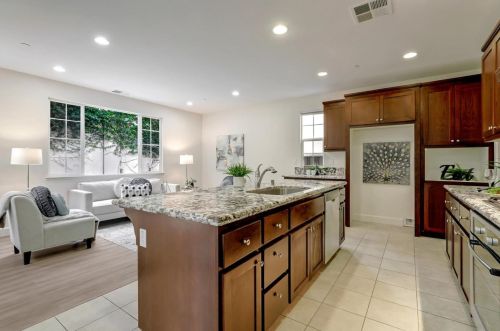 394 Gerald Cir, Milpitas CA 95035-8914 exterior