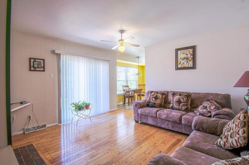 1242 Hyannis Dr, Saint Louis MO 63146-4639 exterior