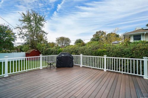 34 Cottonwood Dr, Commack NY 11725-2421 exterior