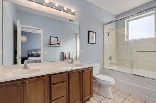 1931 Diversey Pkwy, Chicago IL  60614-3768 exterior