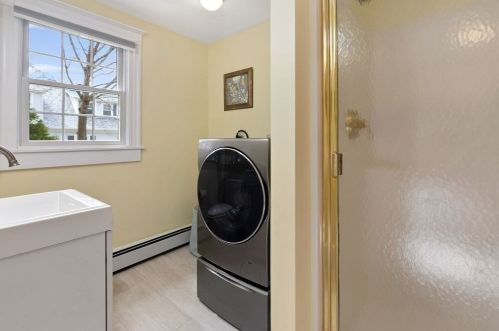 172 Middlesex St, North Andover MA 01845-3829 exterior