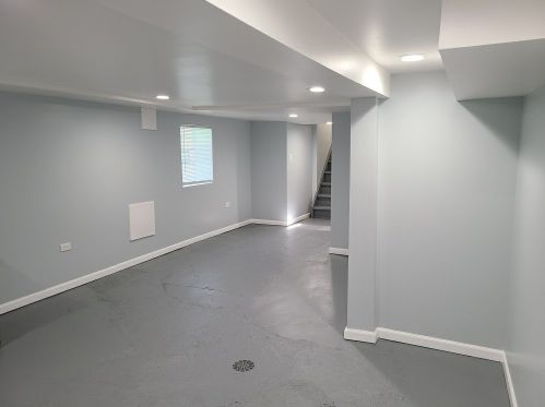 9326 Luella Ave, Chicago IL 60649-4108 exterior