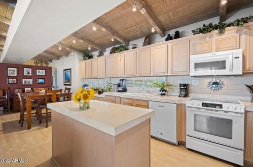 6600 10 St, Phoenix AZ 85086-8617 exterior