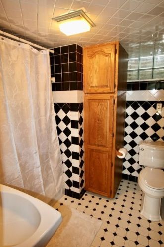 2351 Allender Ave, Pittsburgh PA 15220-3903 exterior