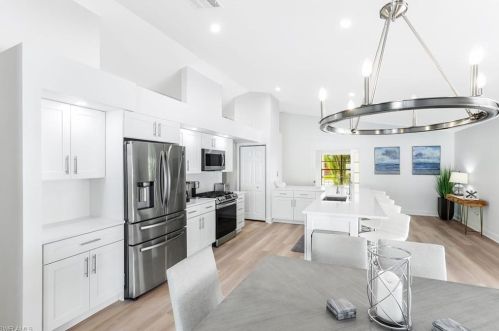 827 102 Ave, Naples FL 34108-3214 exterior