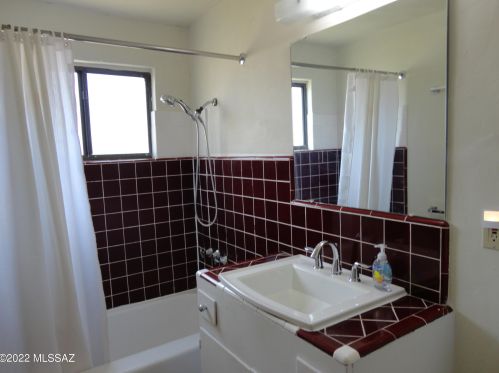 3138 Pima St, Tucson AZ 85712-3461 exterior