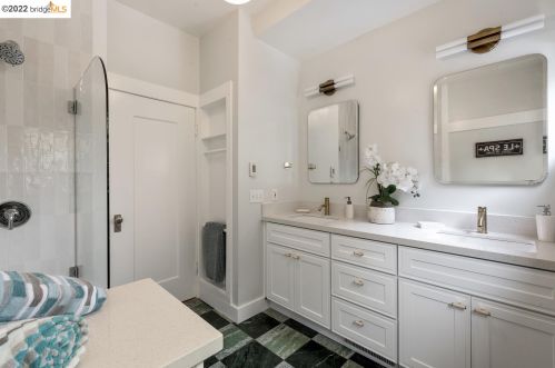 2747 Fulton St, Berkeley CA 94705-1031 exterior