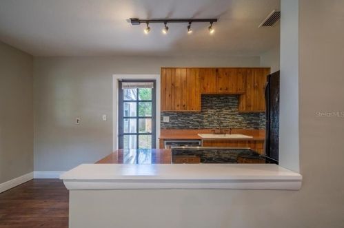 4711 Bay View Ave, Tampa FL 33611-1127 exterior