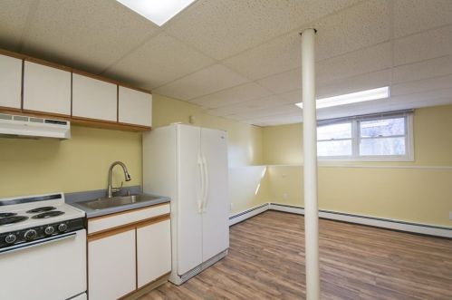 445 Central Ave, Providence RI 02919-3108 exterior