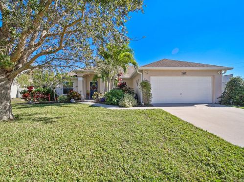 2097 Parrot St, Fort Pierce FL  34952-6758 exterior