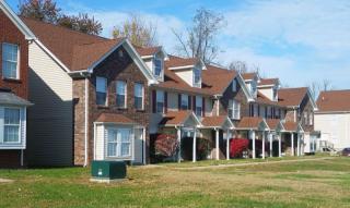 5548 Bayshore Ct, Louisville KY  40258-4401 exterior