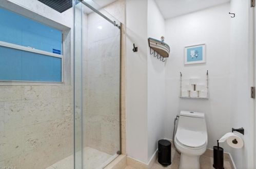 2549 Ter, Naples FL 34104-4322 exterior