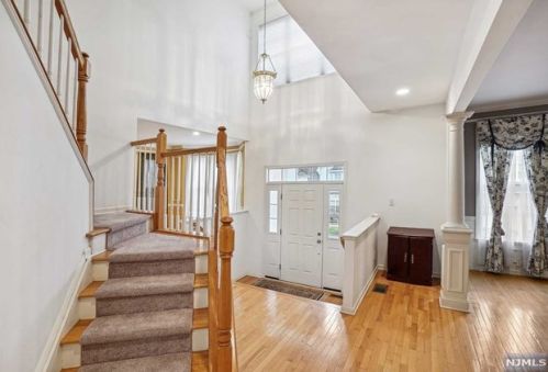 54 Ramapo River Trce, Oakland, NJ 07436-2358