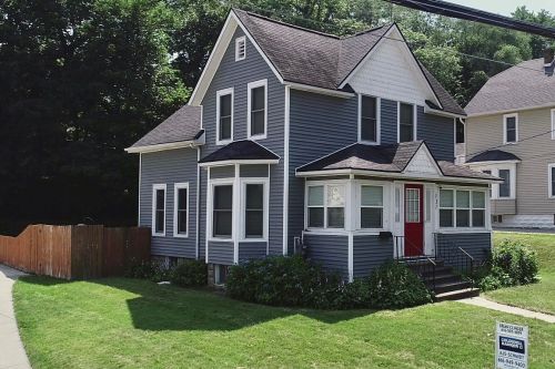 107 Inkster Ave, Kalamazoo, MI 49001-6111