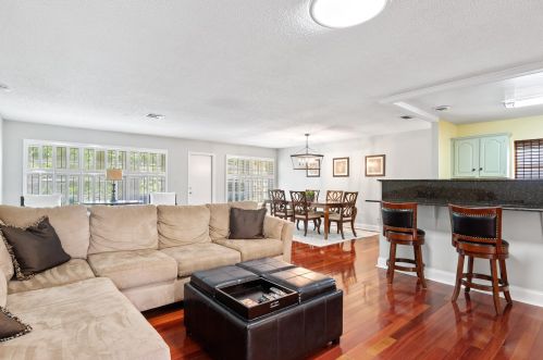 181 Del Rio Blvd, Boca Raton FL  33432-4735 exterior