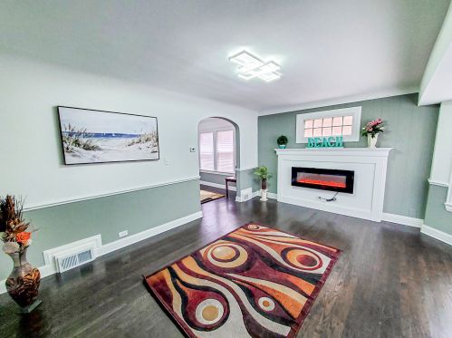 8029 Maplewood Ave, Chicago IL  60652-2807 exterior