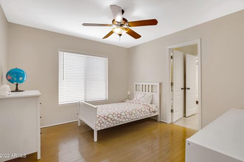 15405 18 Ave, Phoenix AZ 85015-3840 exterior