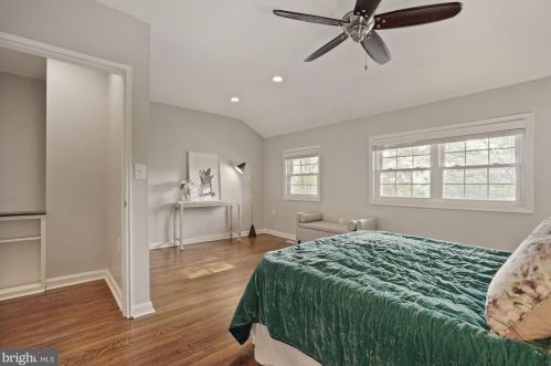 2216 Dearing St, Alexandria VA 22302-1804 exterior