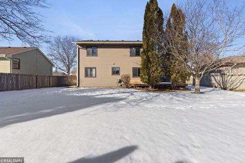 1058 Briar Crk Rd, Saint Paul MN 55123-1515 exterior