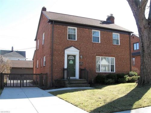 1461 Parkwood Rd, Cleveland, OH 44107-4717