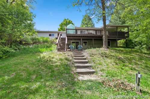 5682 Bartonville Rd, Belding MI 48809-8708 exterior