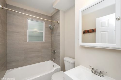 3431 Dickens Ave, Chicago IL 60639-3311 exterior