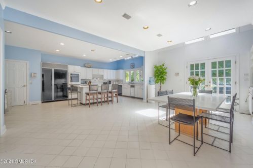 158 Clapboard Rdg Rd, Greenwich CT 06831-3351 exterior