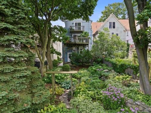 2044 Booth St, Milwaukee WI 53212-3406 exterior