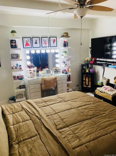 1690 Metropolitan Ave, Bronx NY  10462-6901 exterior