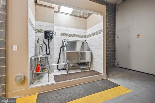 1025 1st St, Washington DC  20001-2283 exterior