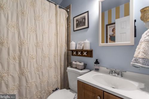 13008 Evanston St, Rockville MD 20853-3027 exterior